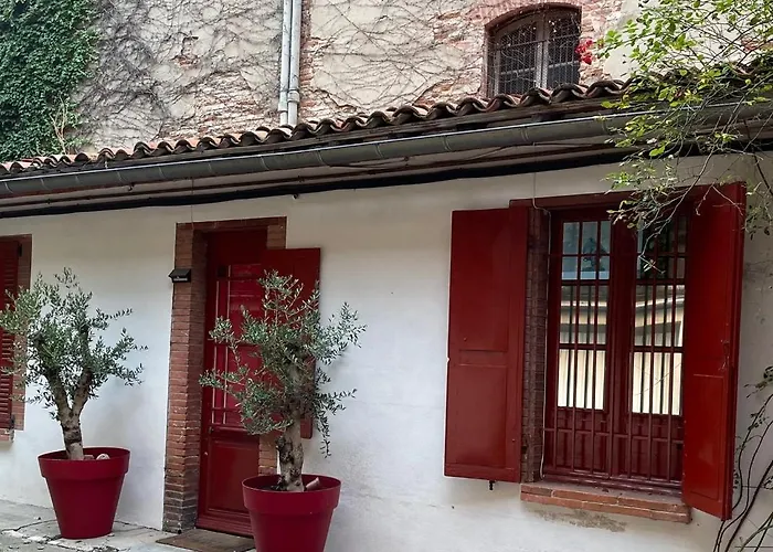 Petite Chartreuse Calme En Plein Coeur De Toulouse